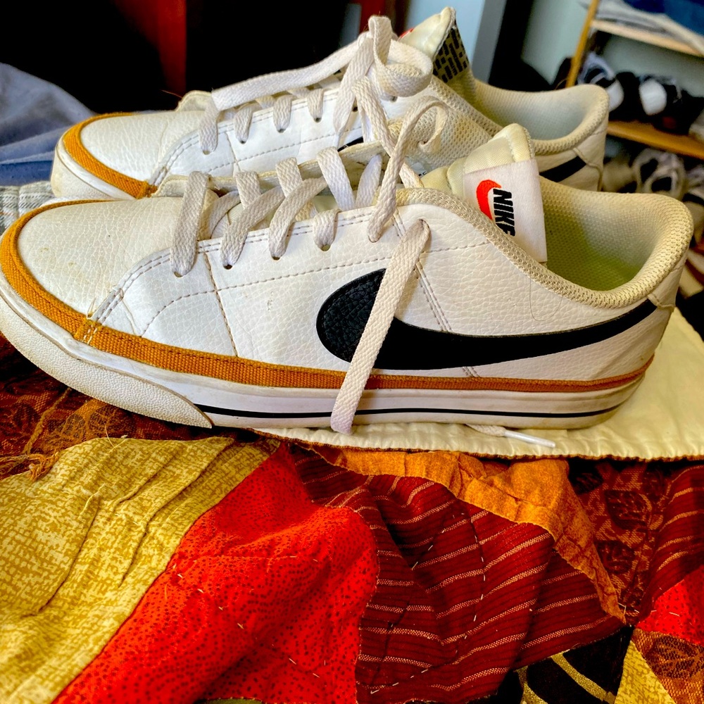 Nike women’s Court Legacy 8.5